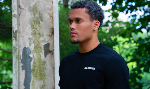 AM FOREIGN BLACK TEE